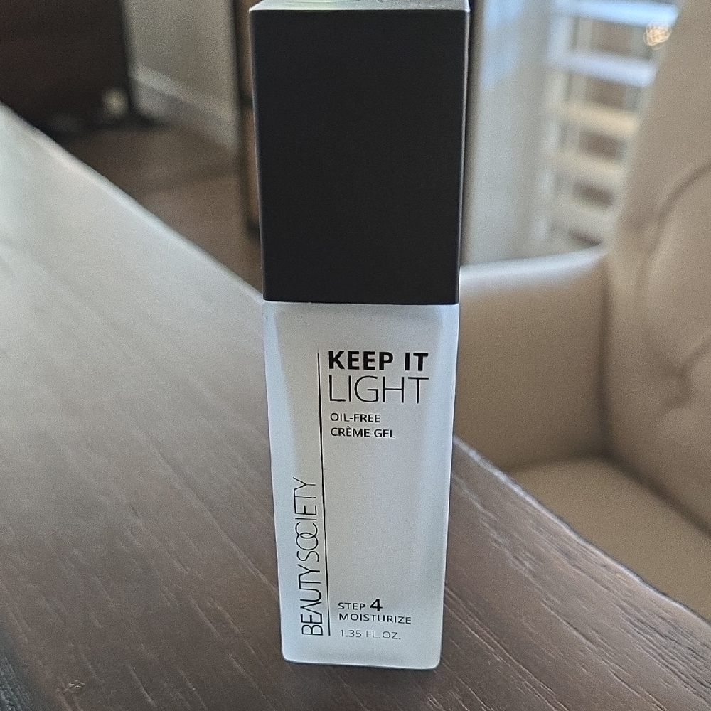 Beauty Society Keep It Light Oil-Free Creme Gel
